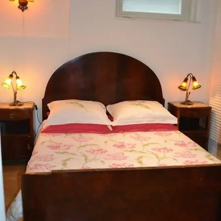 Noorderpark Bed & Breakfast *
